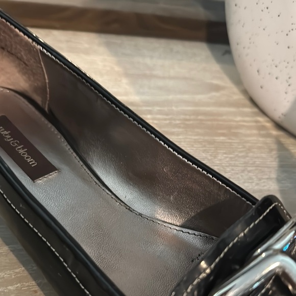 Ruby & Bloom Black Patent Leather Flats - Picture 4 of 8